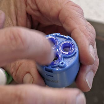 Reparation af vandhane der drypper: Smør gummiringene Reparation af vandhane der drypper: Smør gummiringene